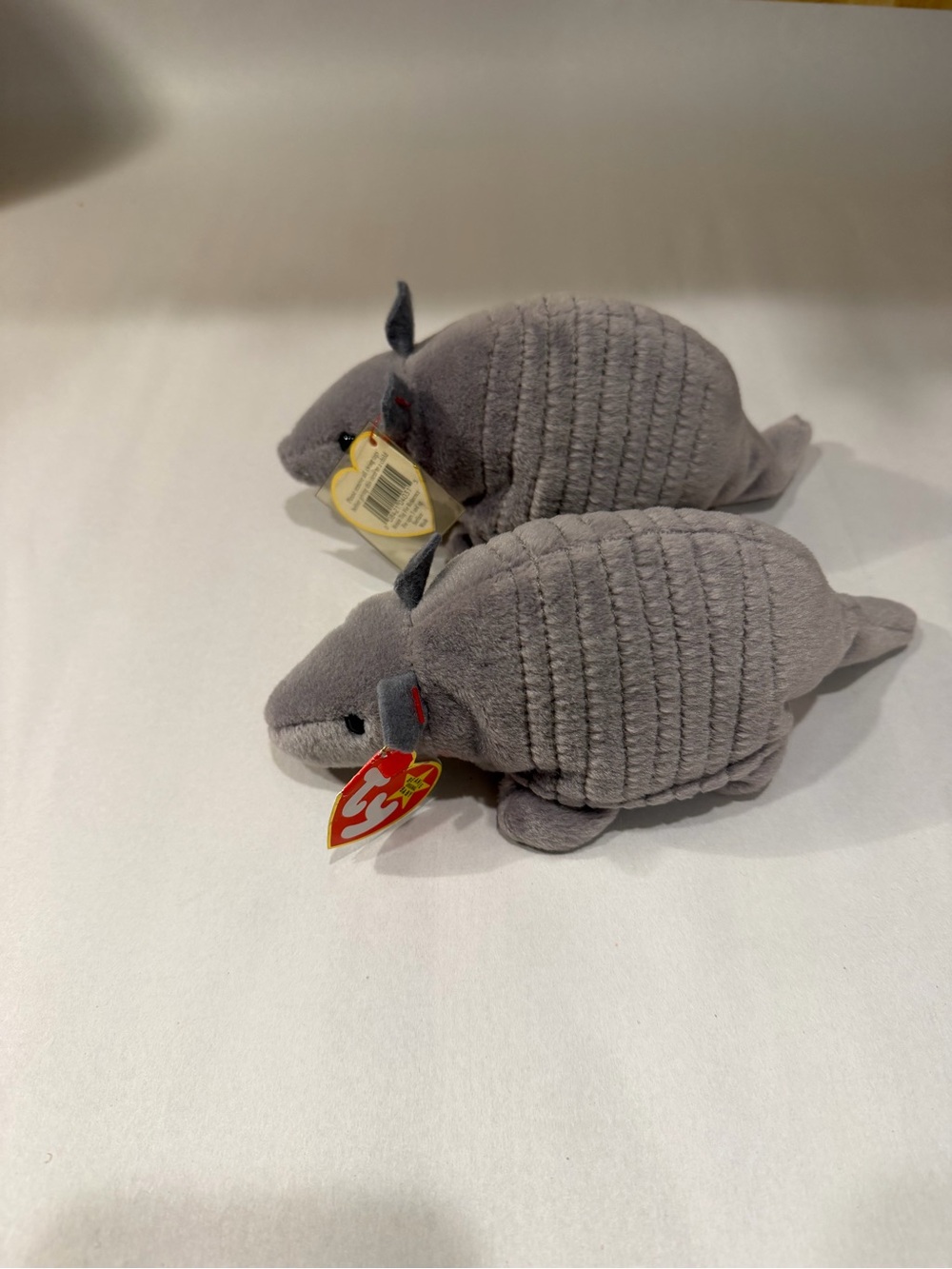 Ty Beanie armadillo tank  1999 5th Generation Hang Tag